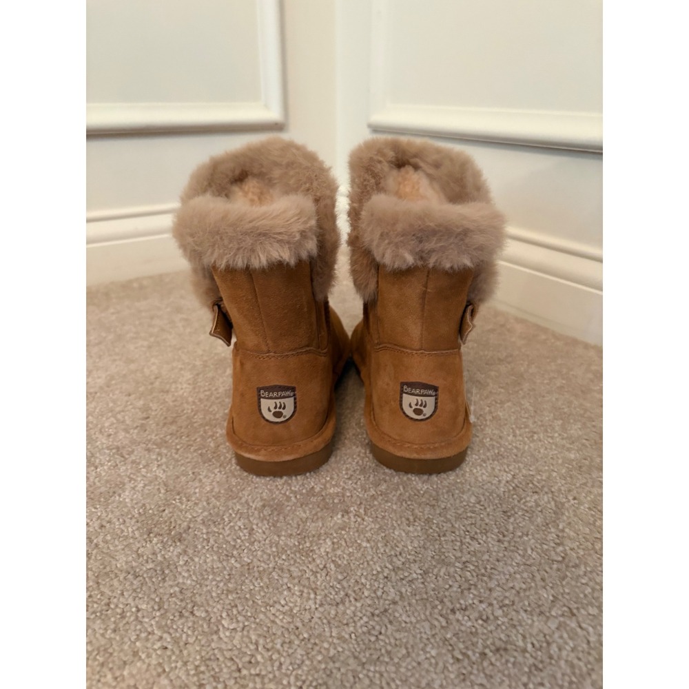 NWoT Bearpaw Betsey Youth Hickory Suede Faux Fur Trim Boots ankle Size 4 2381Y